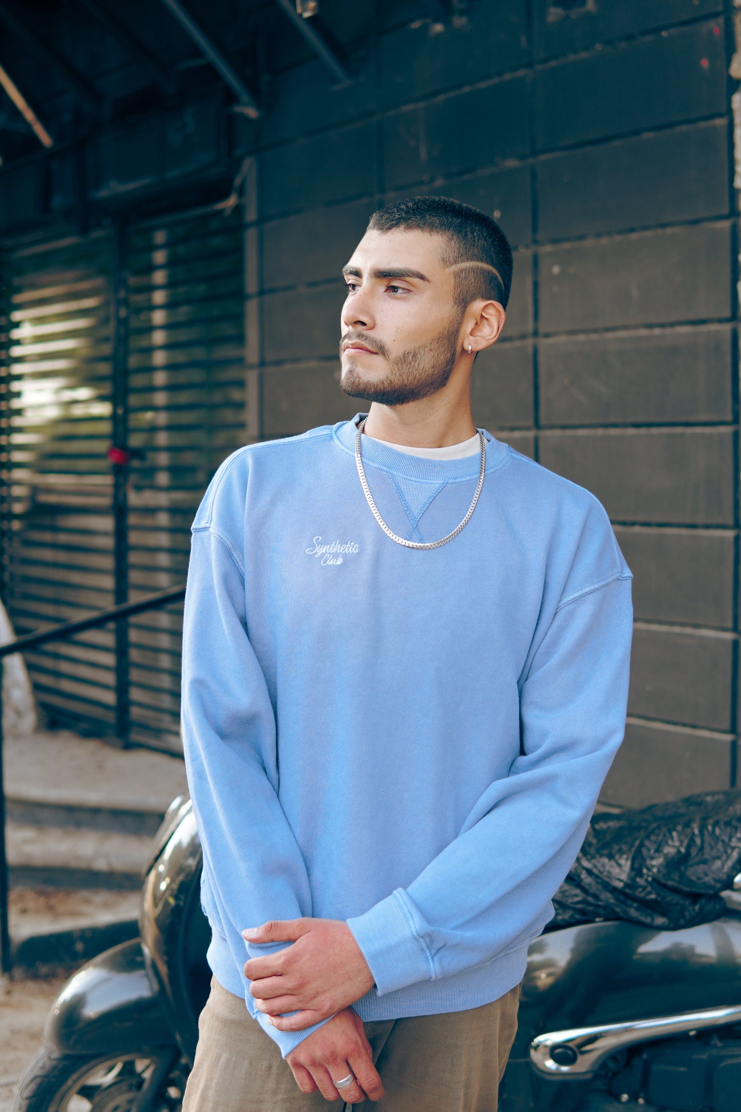 BASIC WORN OUT CREWNECK BLUE BABY