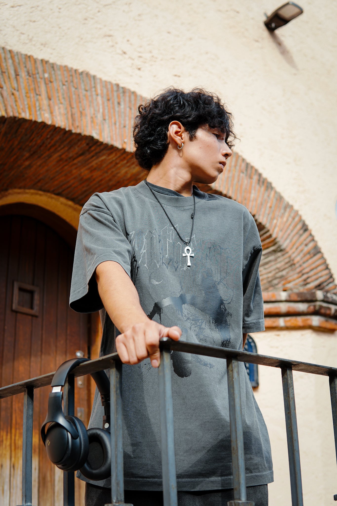 DESCANSO TEE OVERSIZED NEGRO DESLAVADO