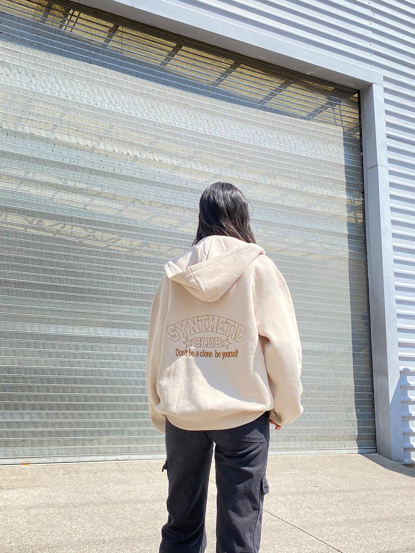 DON’T BE CLUB HOODIE BEIGE